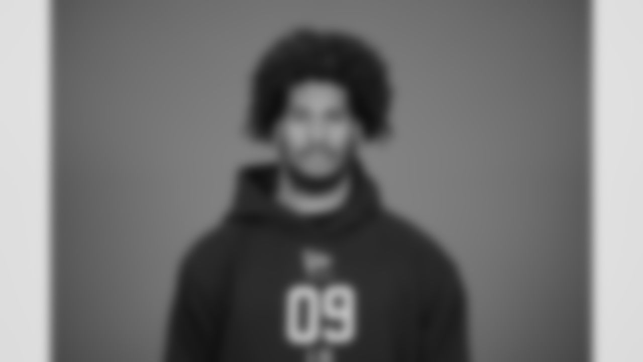 Southern California linebacker Eric Gentry (09) poses for a portrait at the NFL football scouting combine in Indianapolis, Tuesday, Feb. 24, 2026 (AJ Mast/AP Content Services for the NFL)