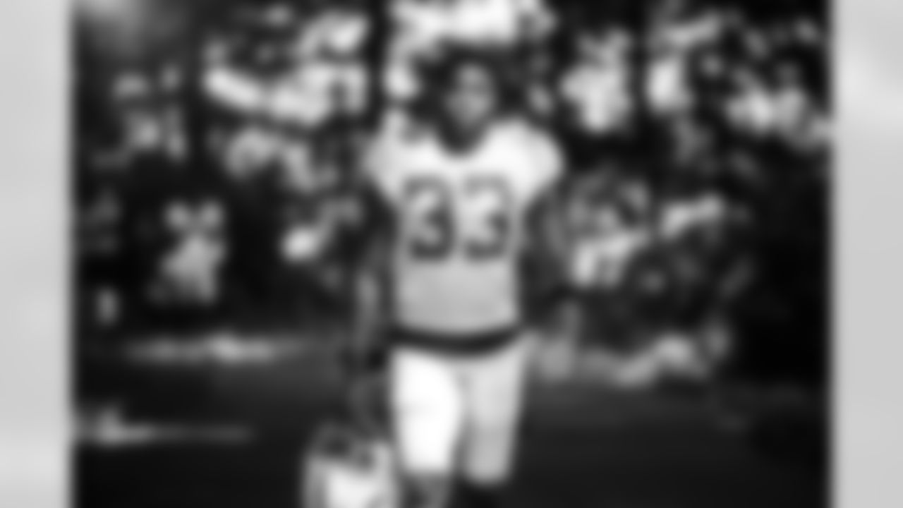 CB Samuel Womack III #33