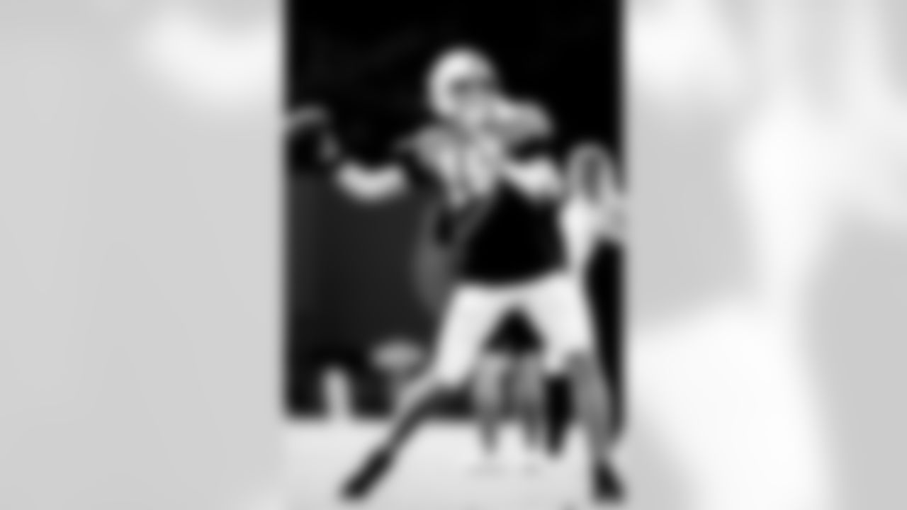 QB Riley Leonard #15