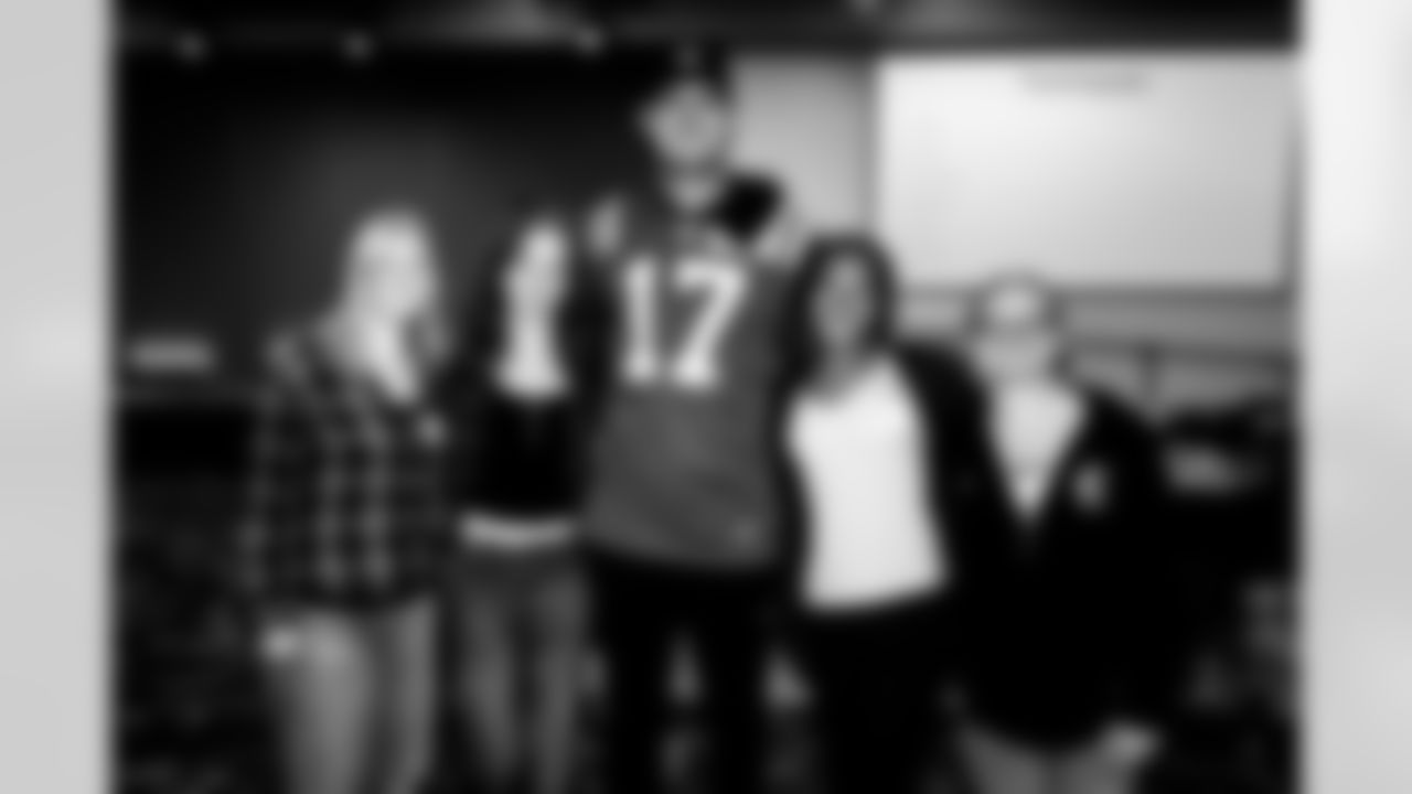 QB Daniel Jones #17