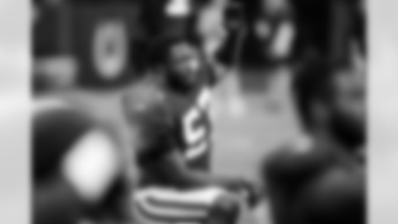 LB Jaylon Carlies #57