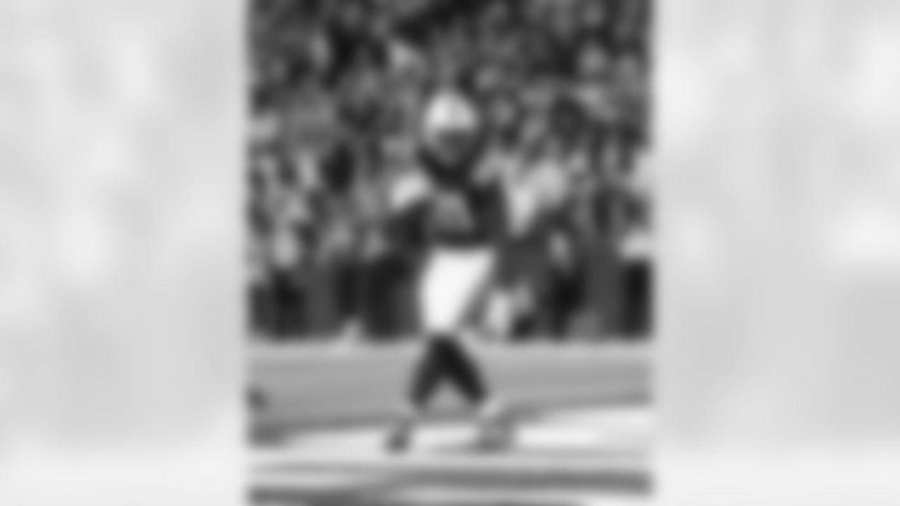 81 TE Mo Alie-Cox