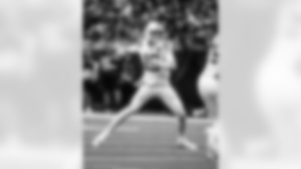 QB Riley Leonard #15