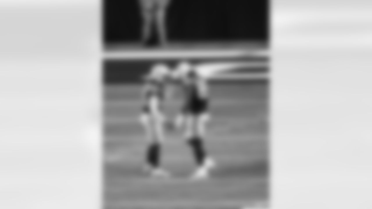 LS Luke Rhodes #46 and TE Drew Ogletree #85