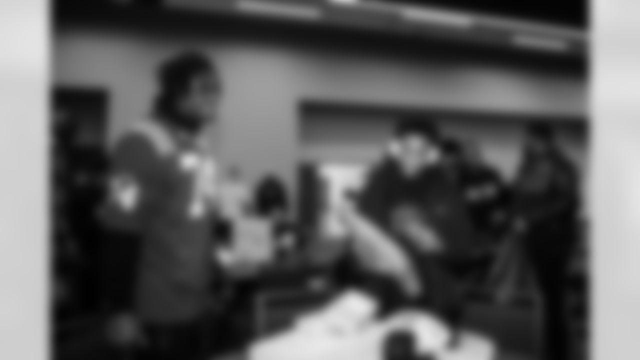 DE Durell Nchami #74