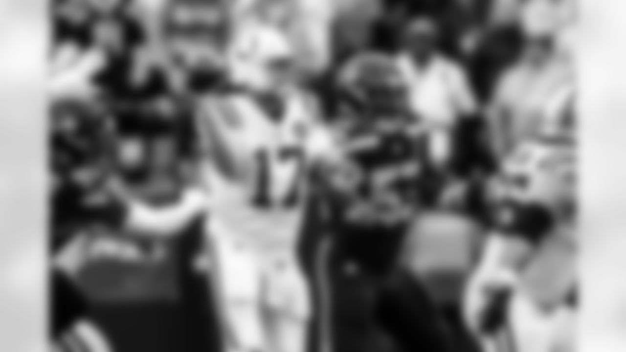 QB Philip Rivers #17