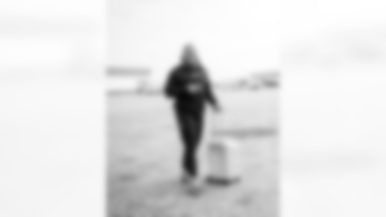 LB Buddy Johnson #59