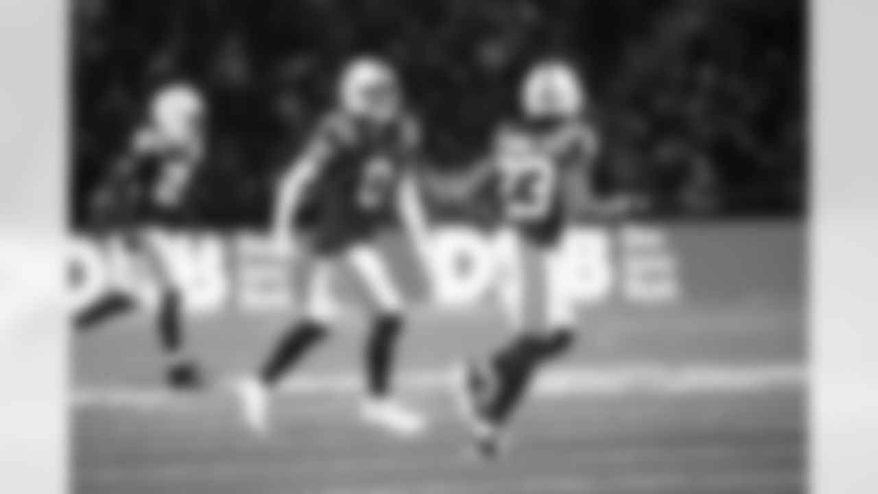 S Camryn Bynum #0 and CB Kenny Moore II #23