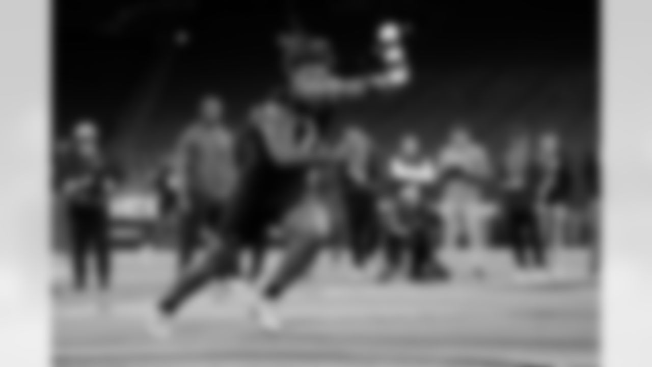 Texas A&M defensive lineman Cashius Howell (41) participates in a drill during the 2026 NFL Scouting Combine on Thursday, February 26, 2026 in Indianapolis, Indiana. (Lauren Leigh Bacho/NFL)