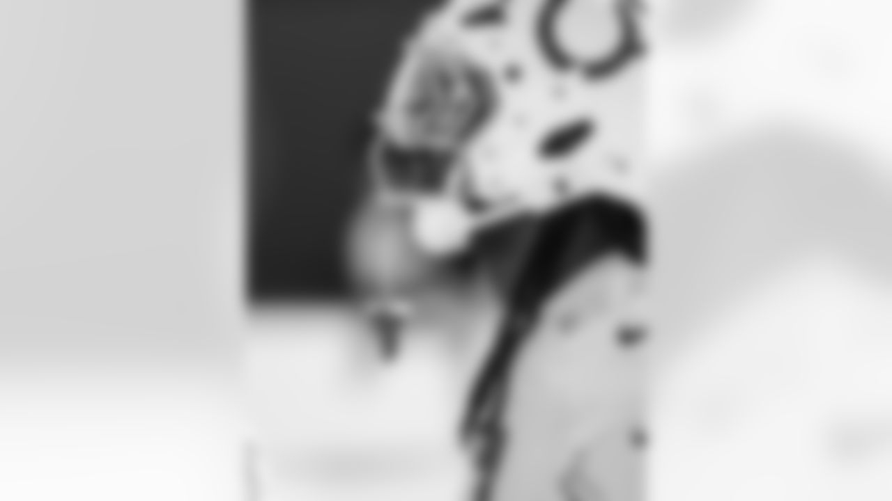 TE Mo Alie-Cox #81