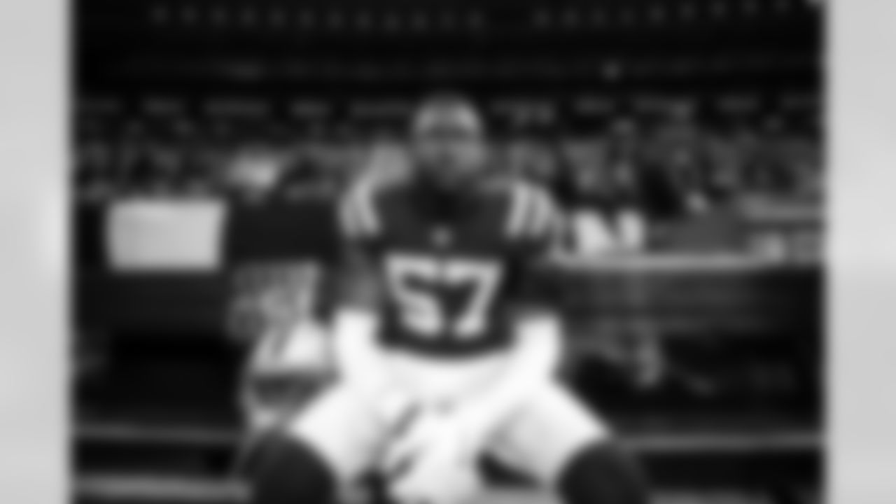 LB Jaylon Carlies #57