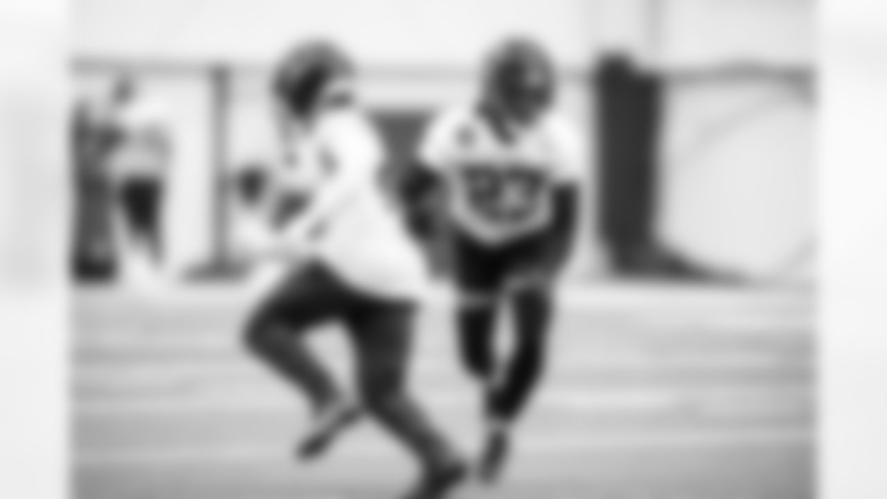 CB Kenny Moore II #23