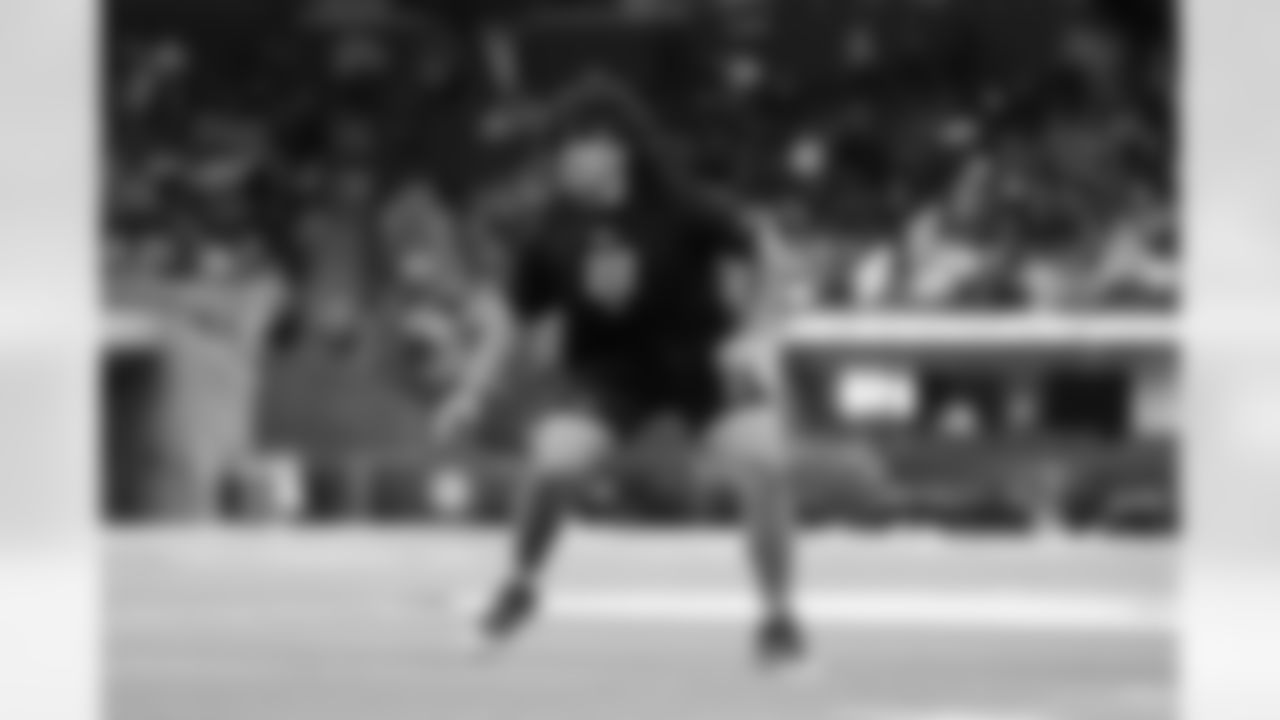 Utah offensive lineman Spencer Fano (22) participates in a drillduring the 2026 NFL Scouting Combine on Sunday, March 1, 2026 in Indianapolis, Indiana. (Cooper Neill/NFL)