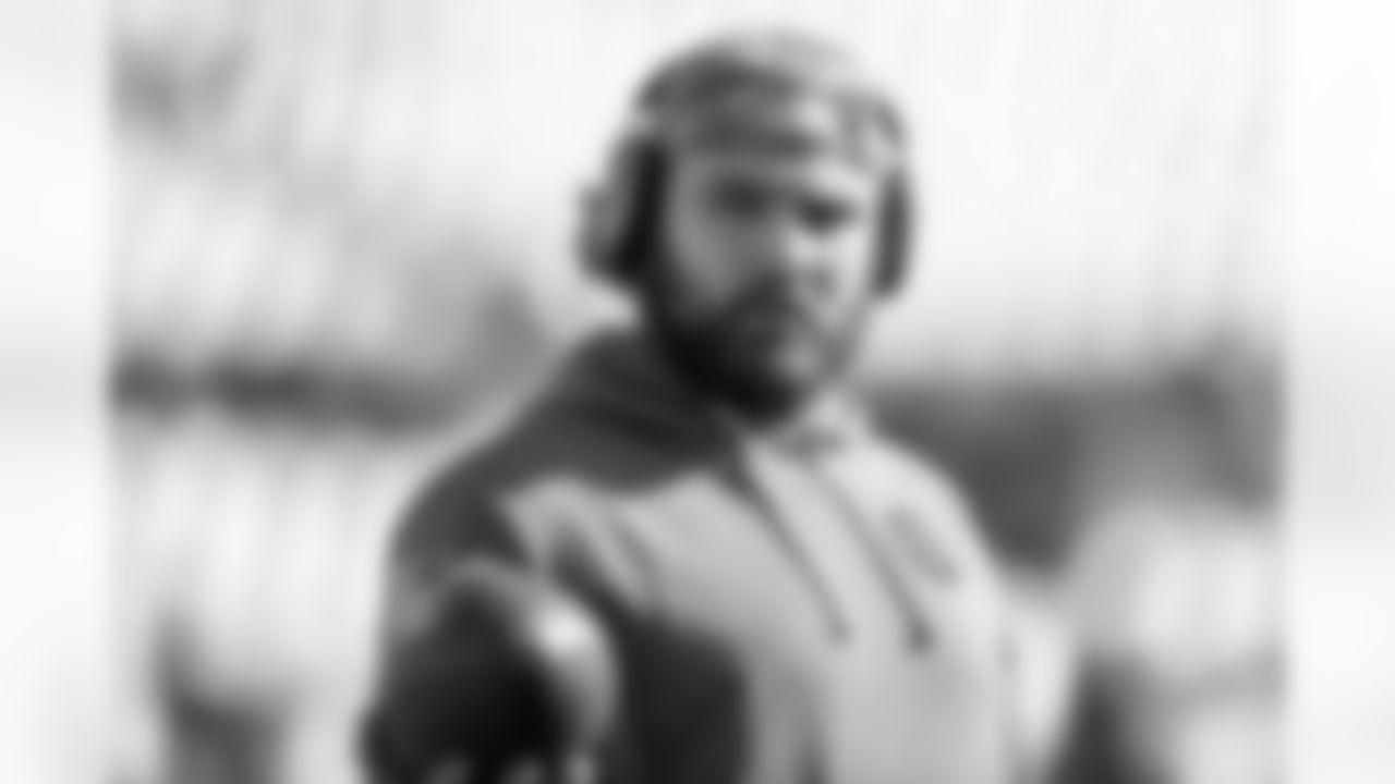 2025_1102_PIT_Pregame_0010