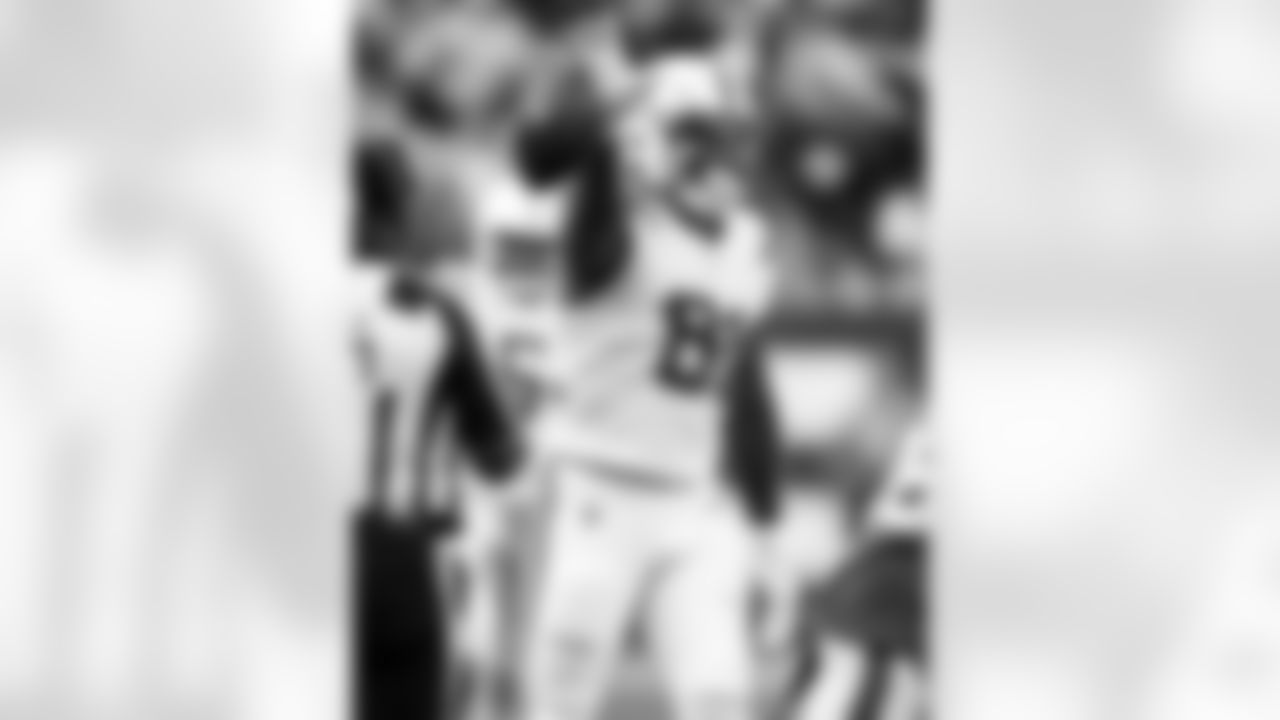 TE Mo Alie-Cox #81
