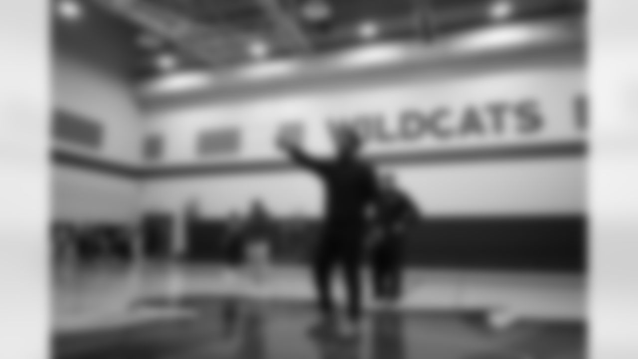 Colts linebacker Zaire Franklin cheers for students during a drill during a GENYOUth clinic on Tuesday, Feb. 24, 2026, at Fall Creek Valley Middle School in Indianapolis. (Jerod Ringwald/AP Content Services for the NFL)