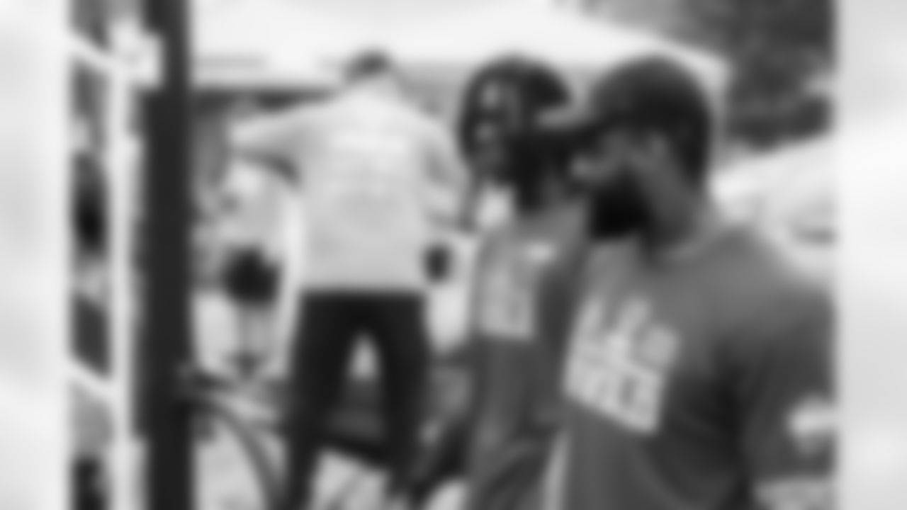 WR Ashton Dulin #16 and DE Genard Avery #92