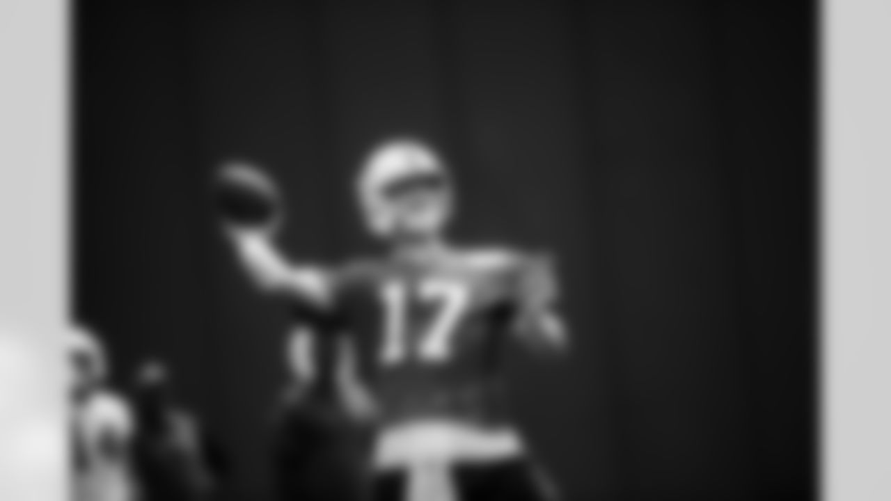 QB Daniel Jones #17