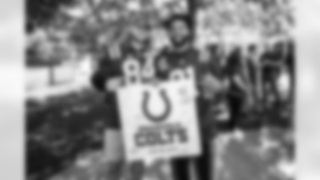 TE Tyler Warren #84 and DE JT Tuimoloau #91