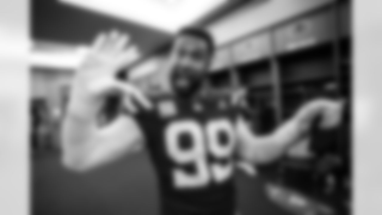 DT DeForest Buckner #99