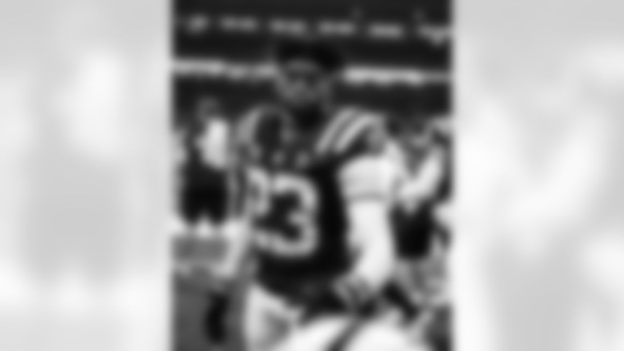 CB Kenny Moore II #23