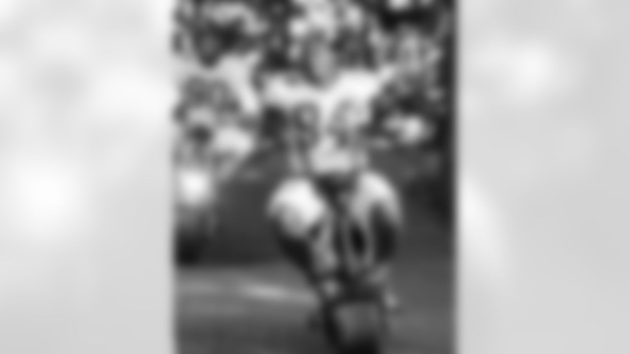 DE Tyquan Lewis #94