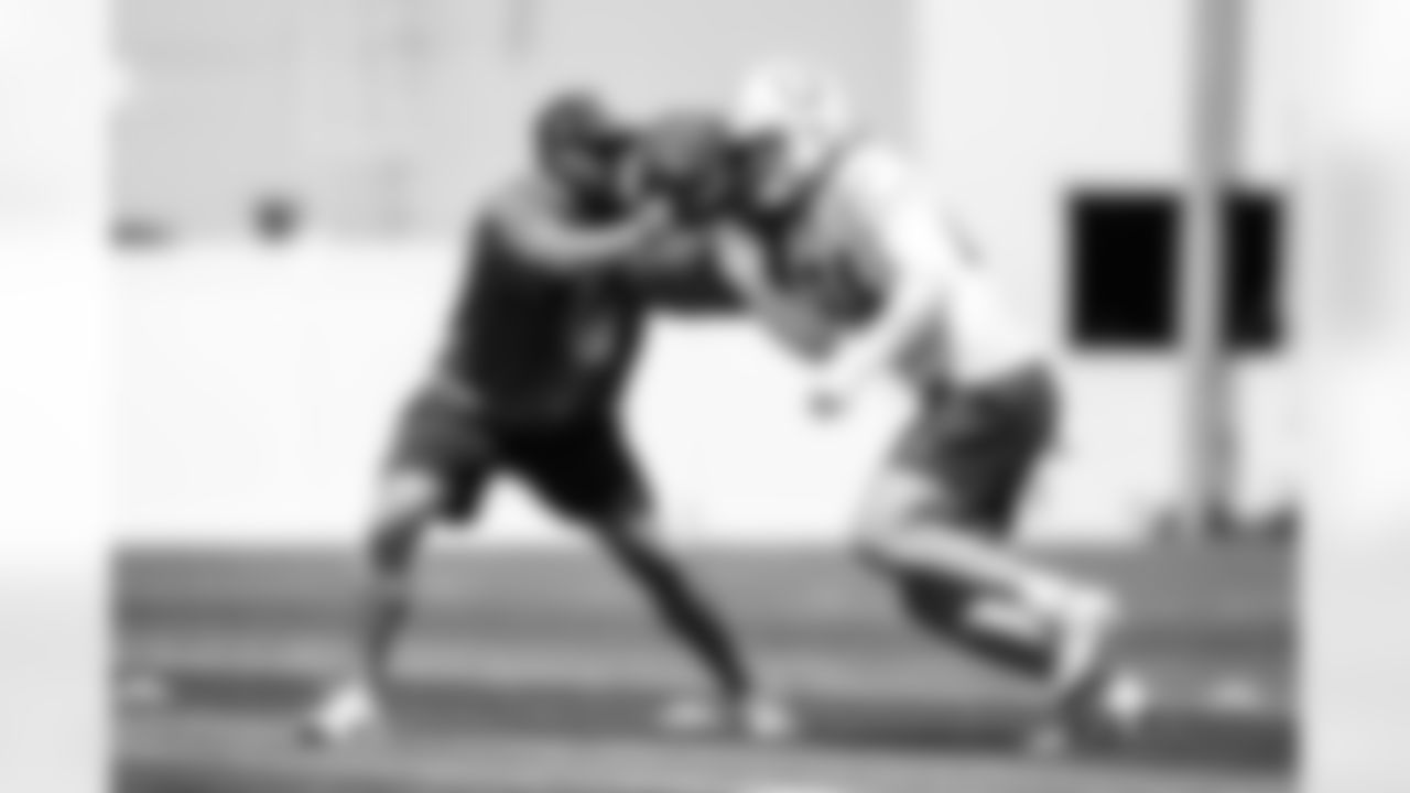 Tom Manning Tight Ends and TETyler Warren#84