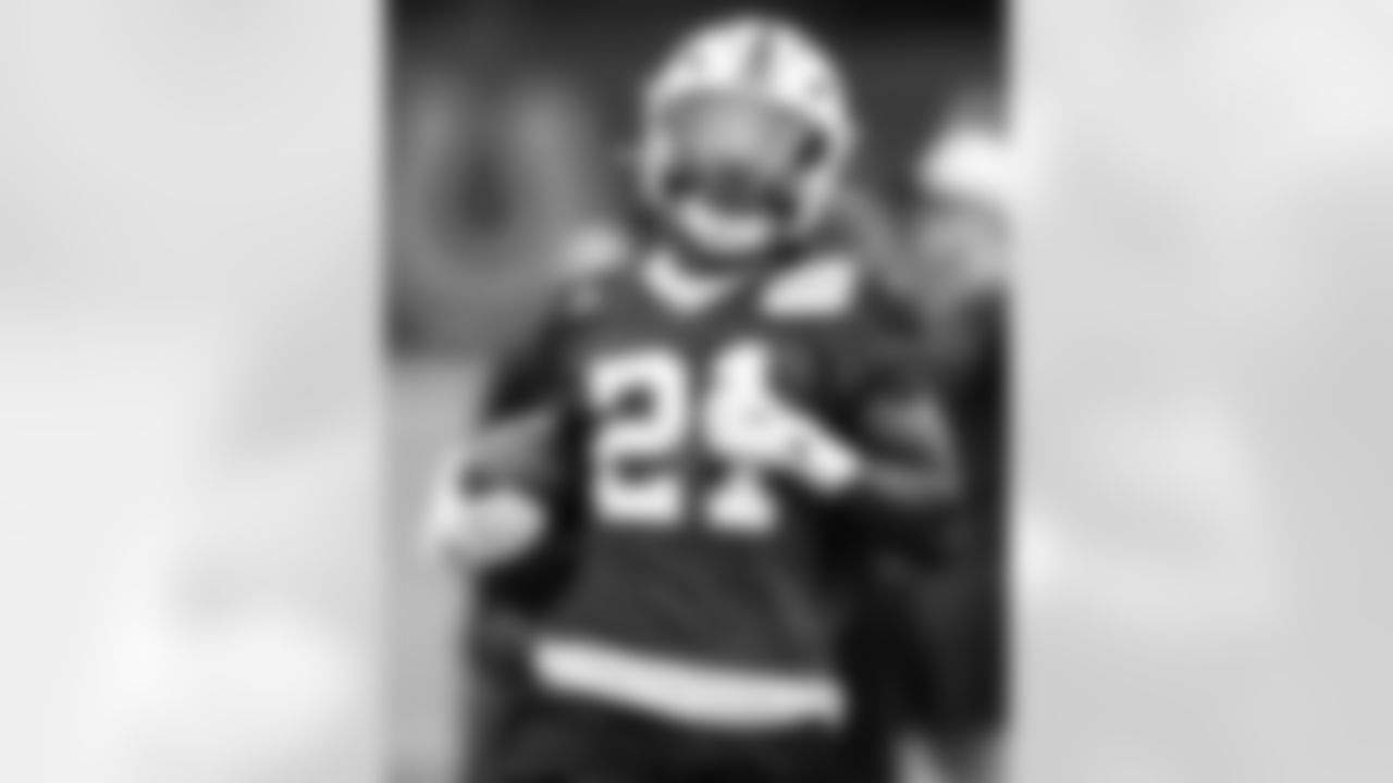RB DJ Giddens #21