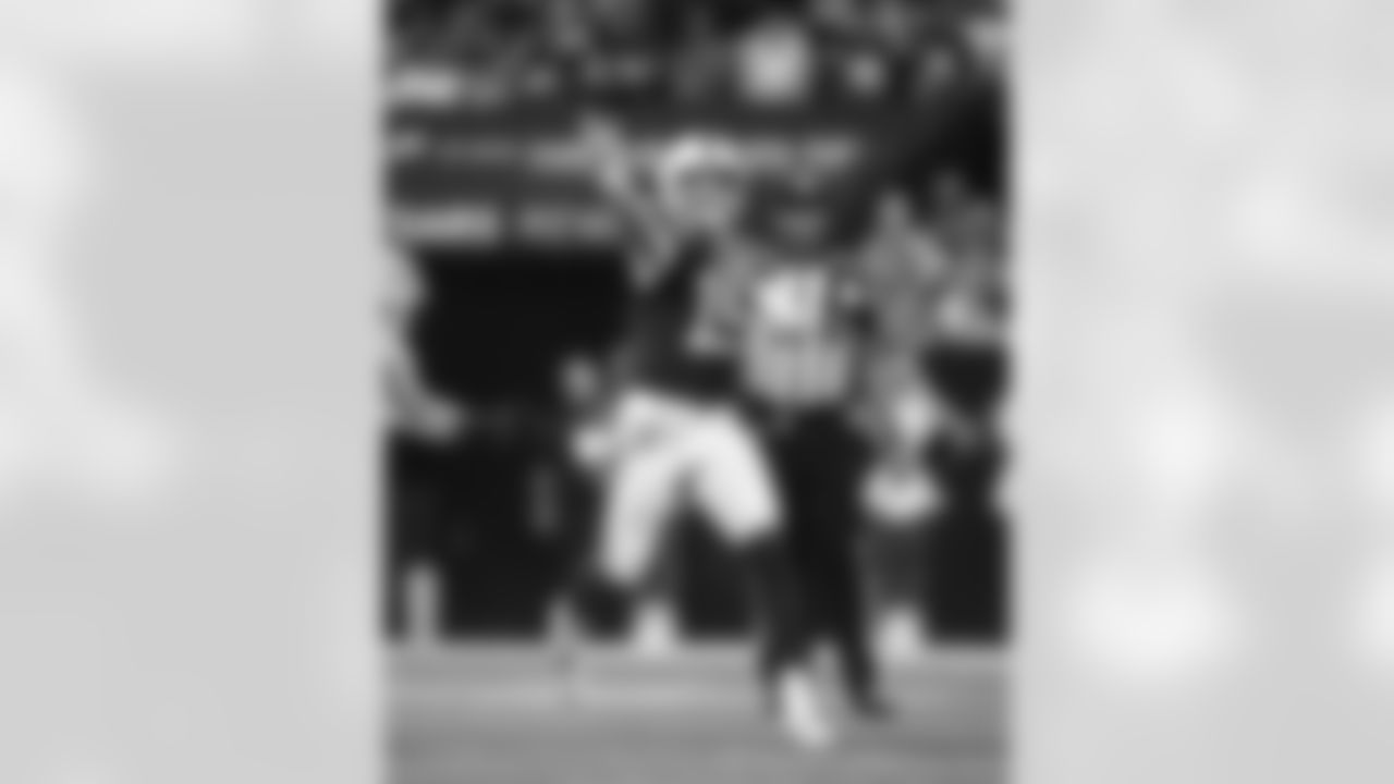 QB Riley Leonard #15