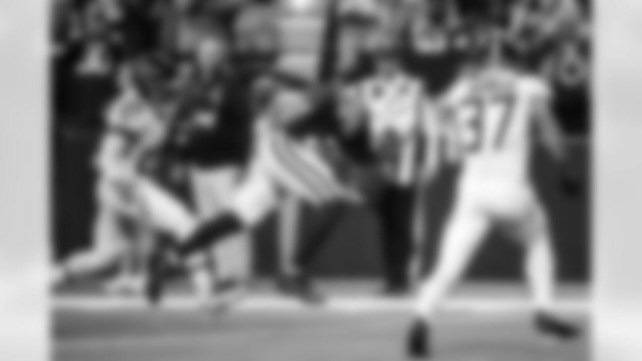 RB Jonathan Taylor #28