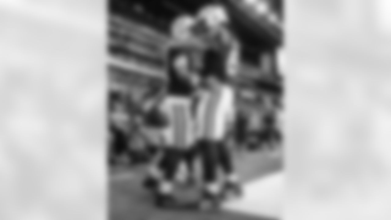 TE Mo Alie-Cox #81 and QB Daniel Jones #17