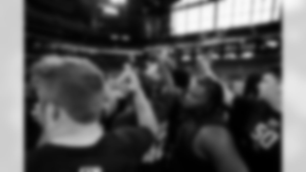 The offensive linemen break down in the huddle during the 2026 NFL Scouting Combine on Sunday, March 1, 2026 in Indianapolis, Indiana. (Lauren Leigh Bacho/NFL)