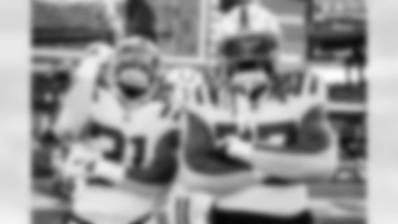 RB Tyler Goodson #31 and RB Trey Sermon #27