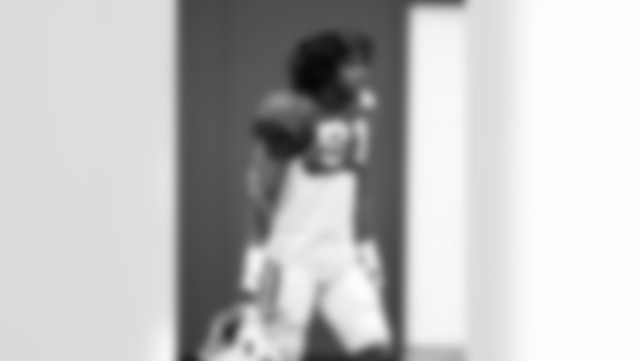RB DJ Giddens #21