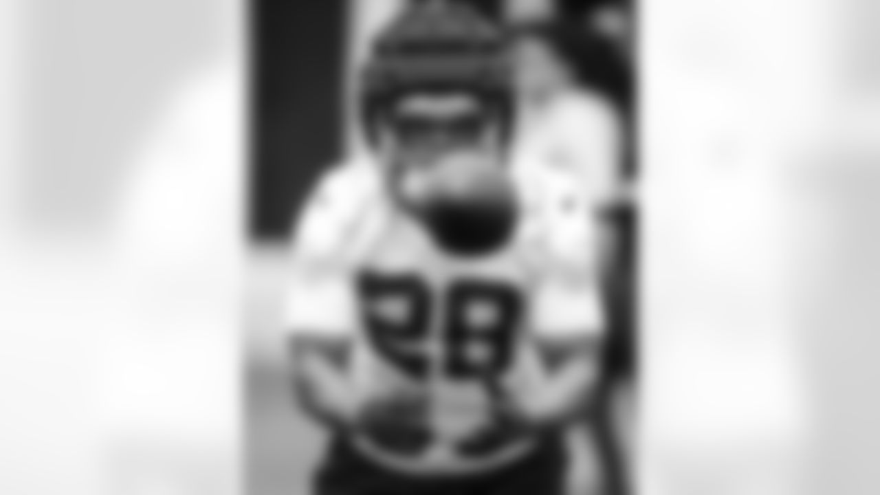 RB Jonathan Taylor #28
