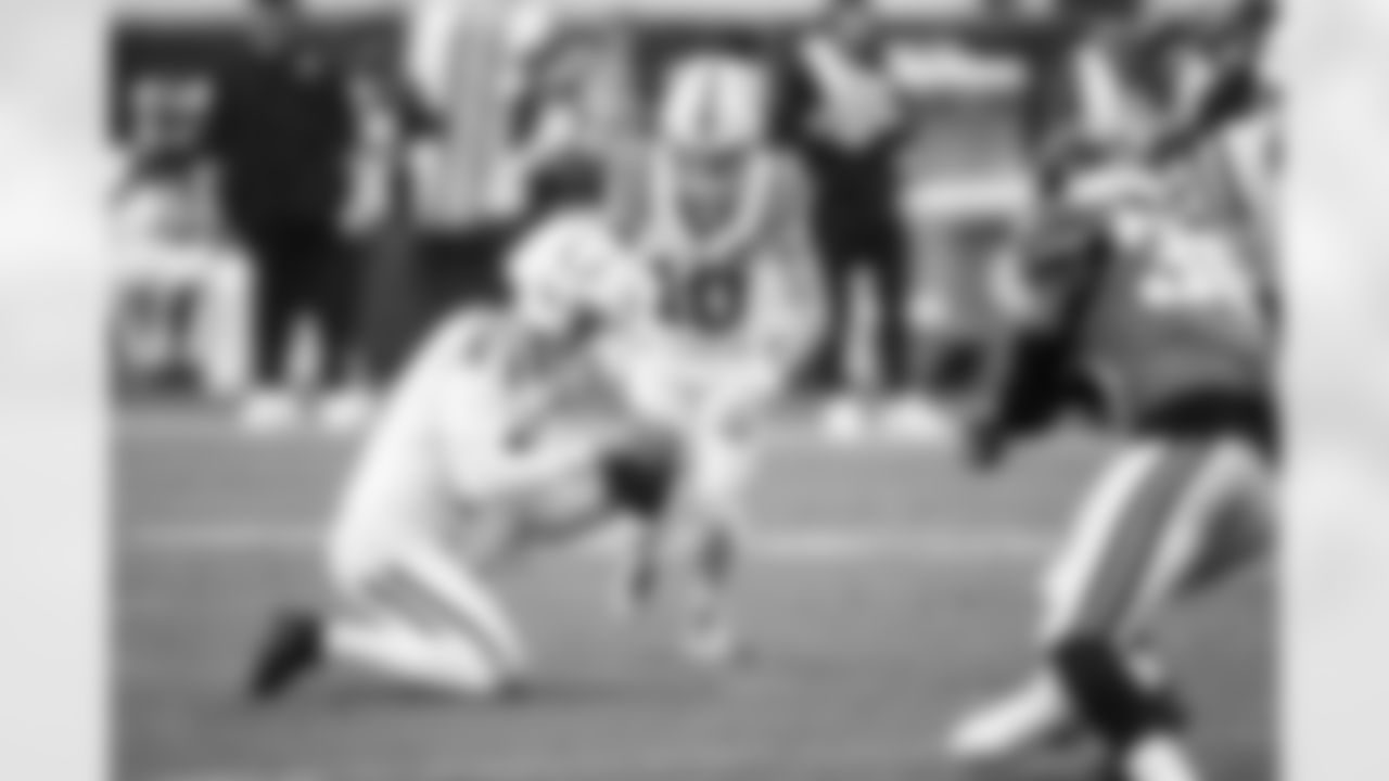 P Rigoberto Sanchez #8 and K Blake Grupe #10