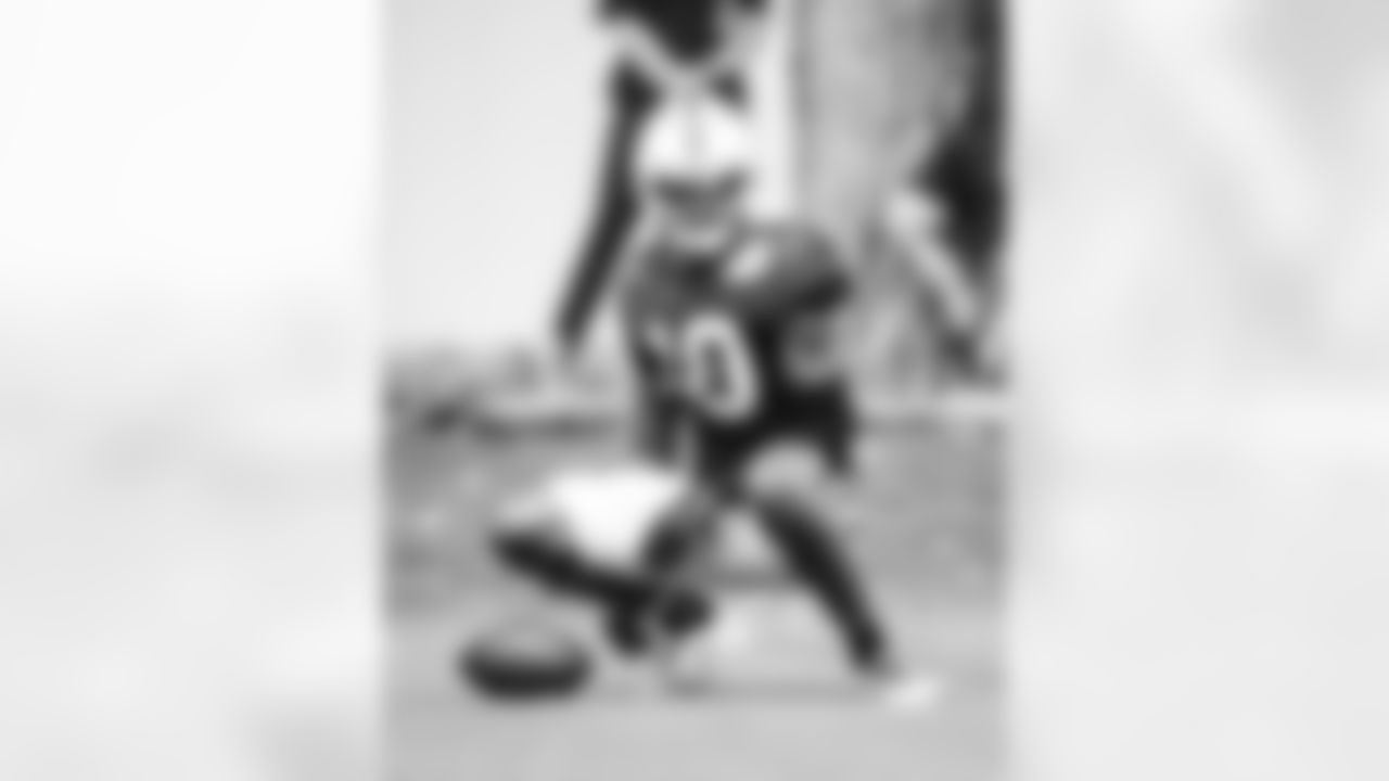 WR Adonai Mitchell #10