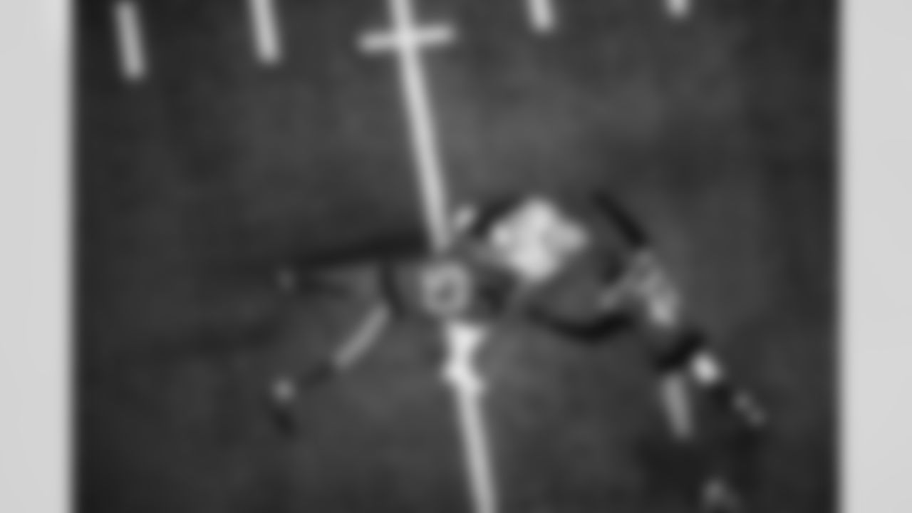 LB Germaine Pratt #53 and LB Zaire Franklin #44