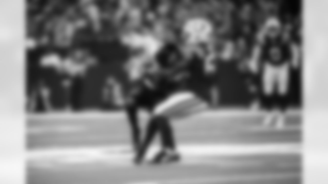 LB Germaine Pratt #53