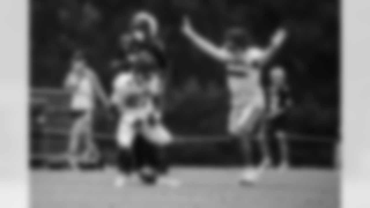 CB Justin Walley #27 and S Rodney Thomas II #25