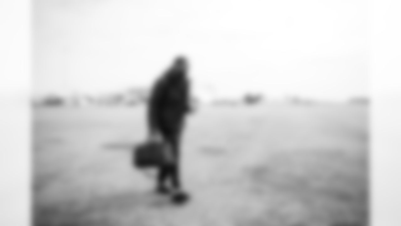 LB Jaylon Carlies #57