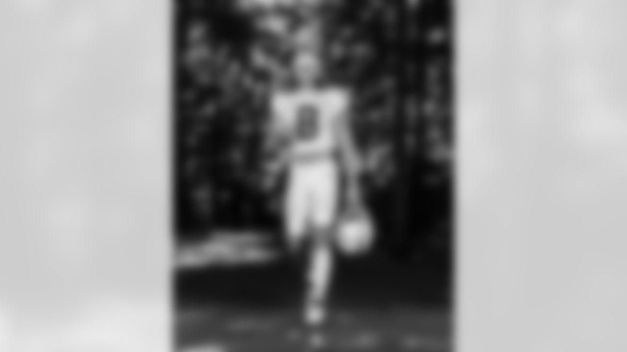WR Landon Parker #8