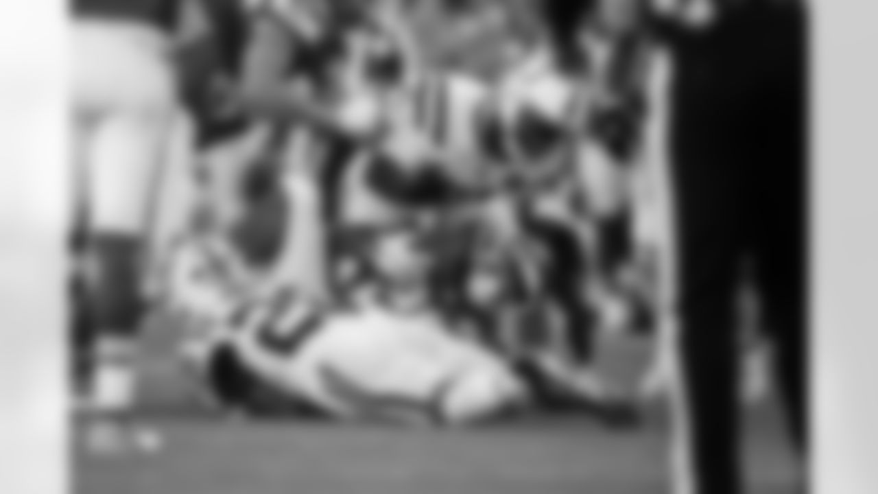 S Nick Cross #20 and DE Kwity Paye #51