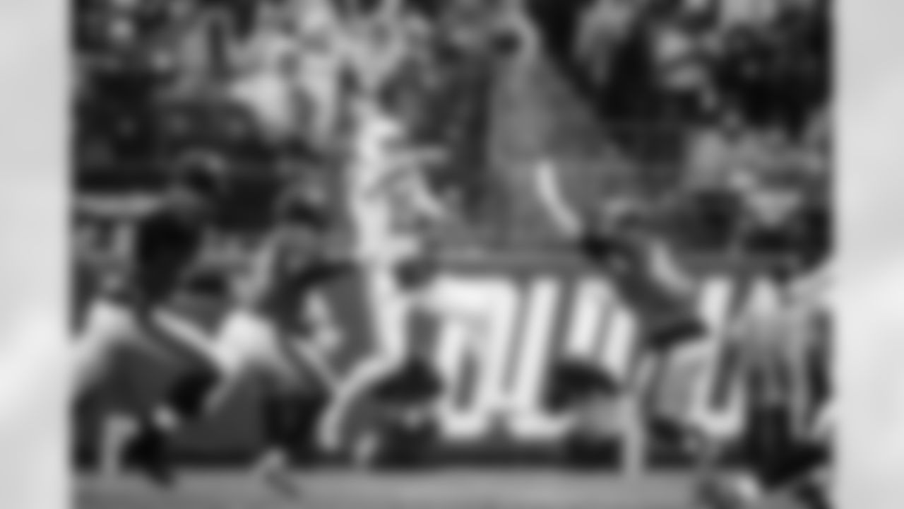 QB Riley Leonard #15