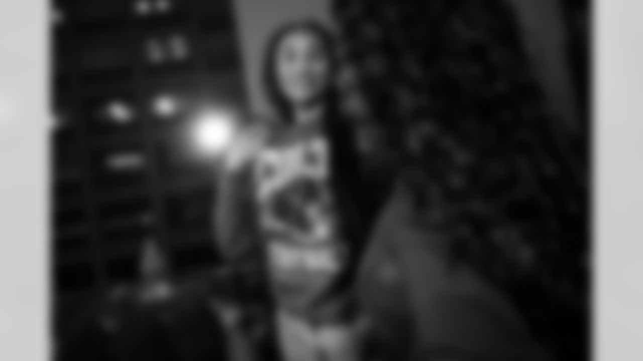 86 TE Will Mallory, 40 CB Jaylon Jones