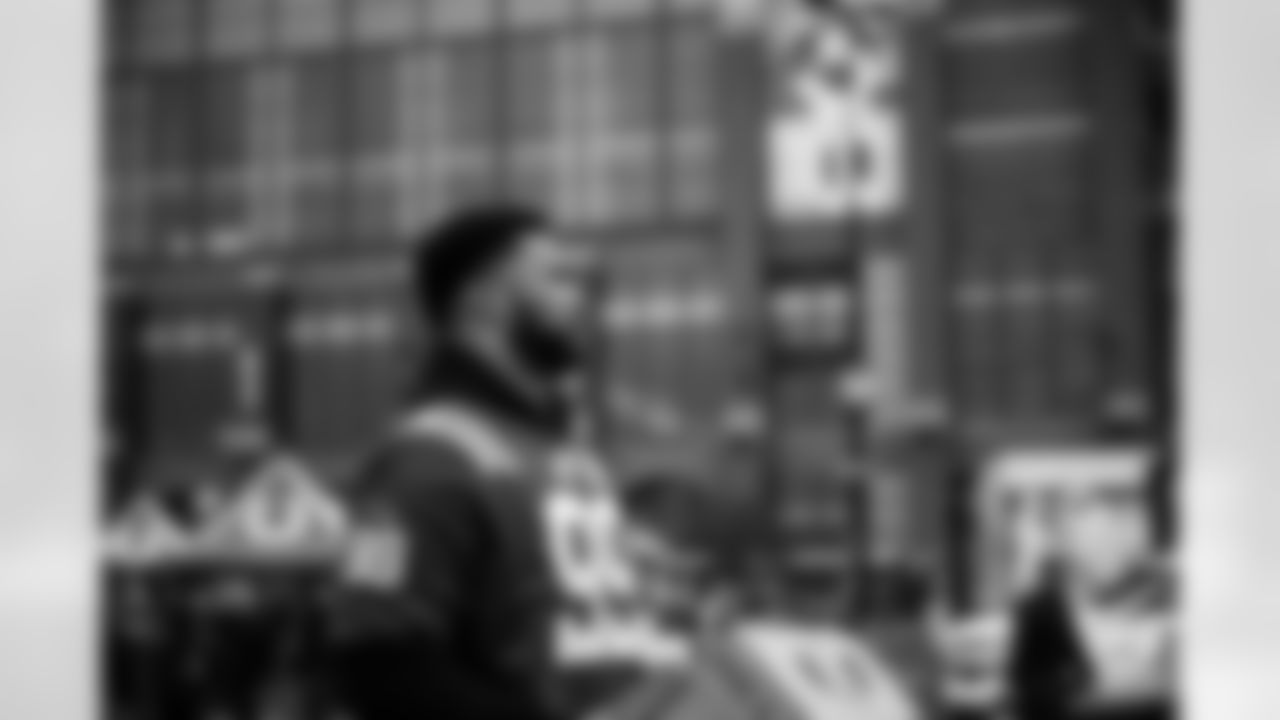 DT DeForest Buckner #99