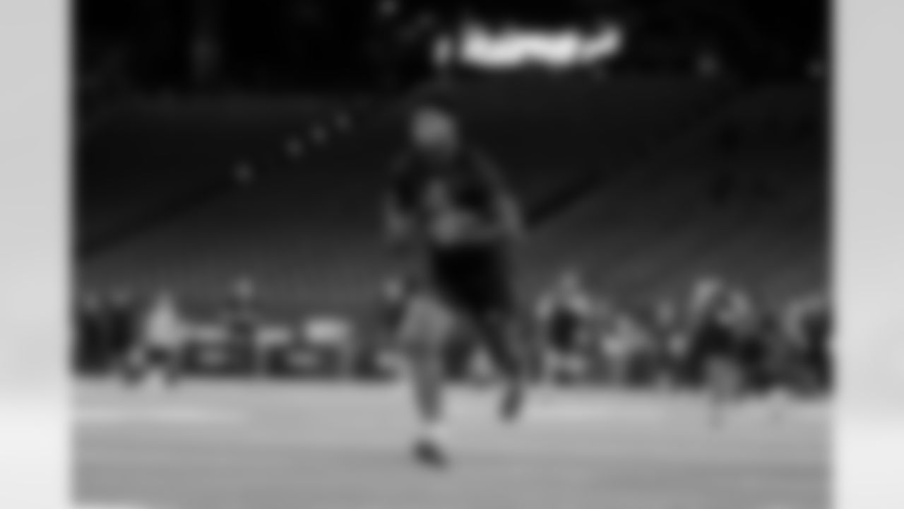 North Carolina State tight end Justin Joly (09) participates in a drill during the 2026 NFL Scouting Combine on Friday, February 27, 2026 in Indianapolis, Indiana. (Cooper Neill/NFL)