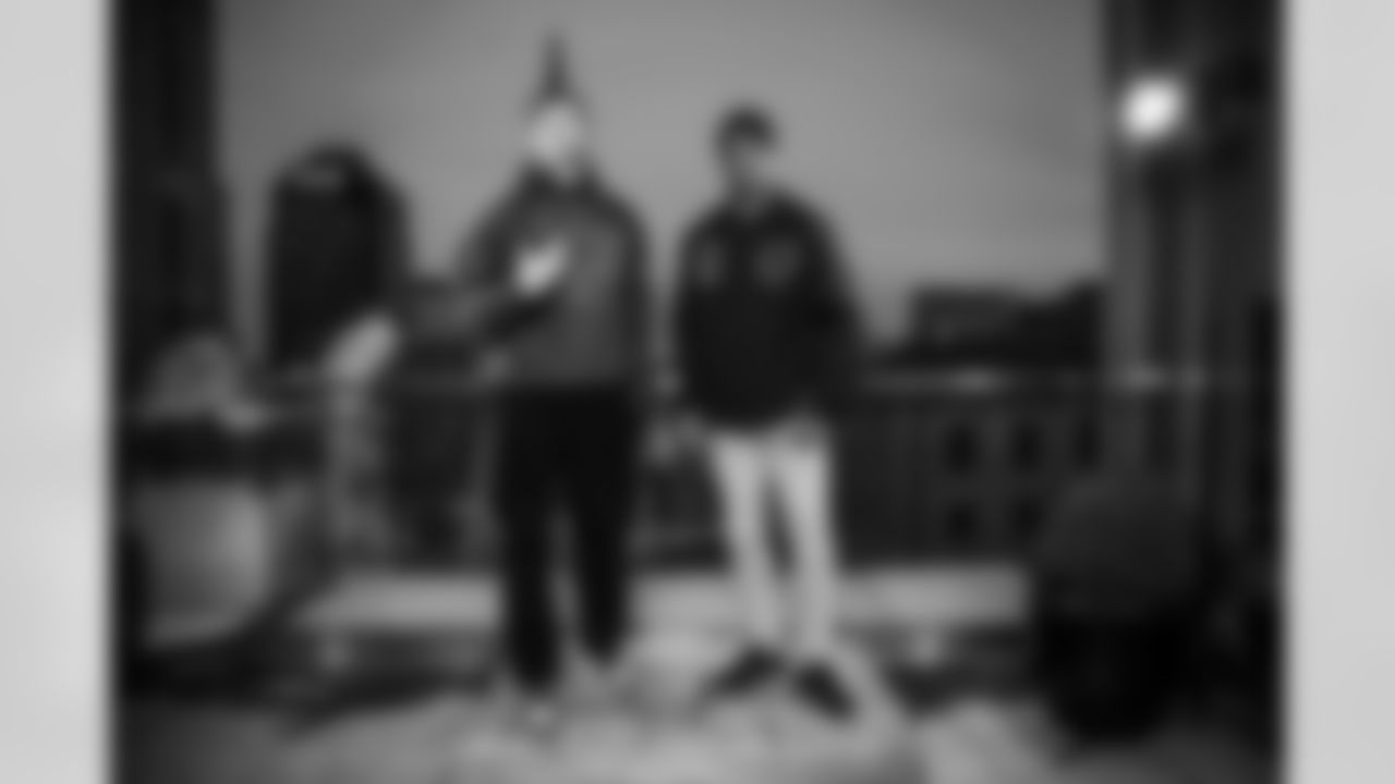 86 TE Will Mallory, 40 CB Jaylon Jones