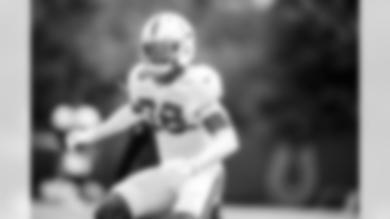 CB B.J. Mayes #36