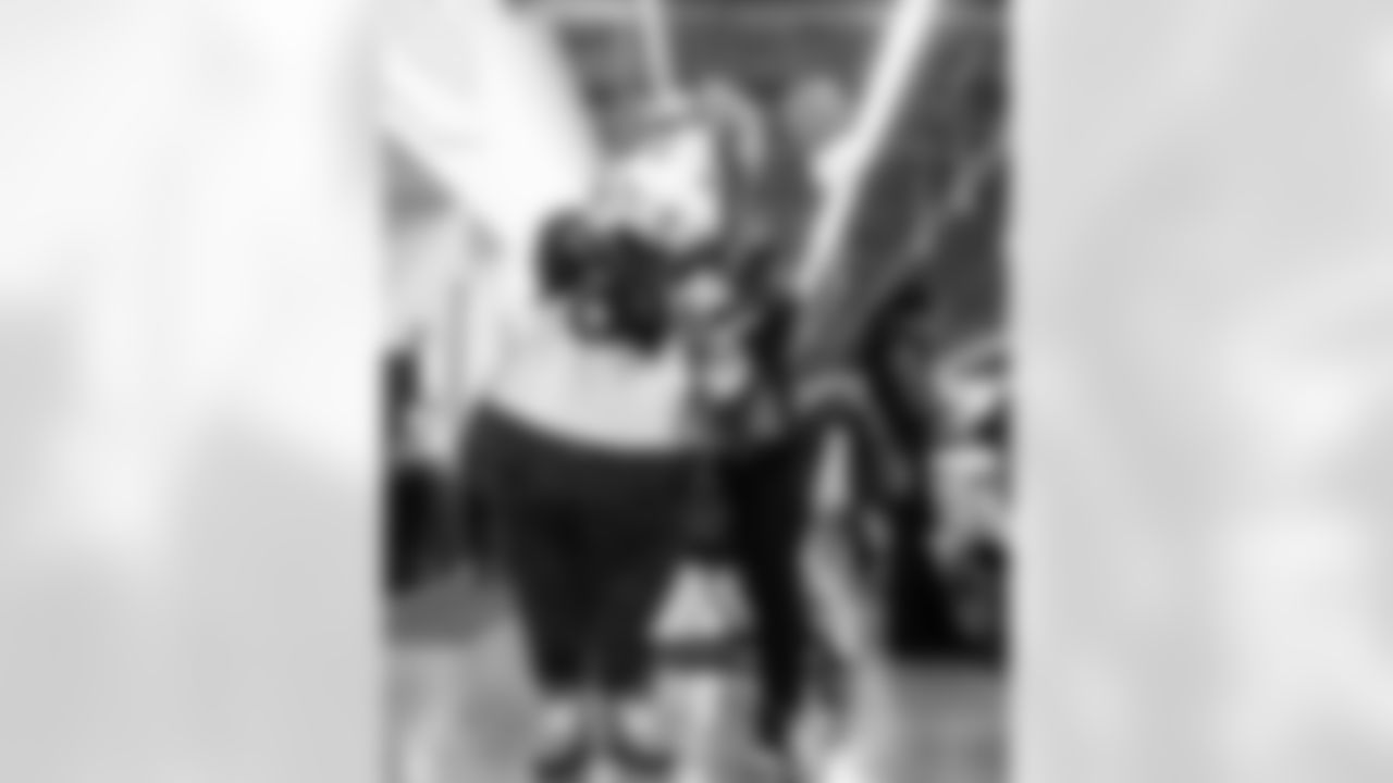 2025_1209_Shop_with_a_Colt_109964